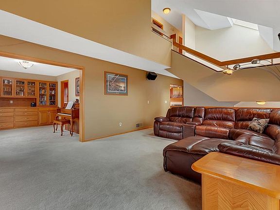 3rd image of 1619 Calvary Hill Ln