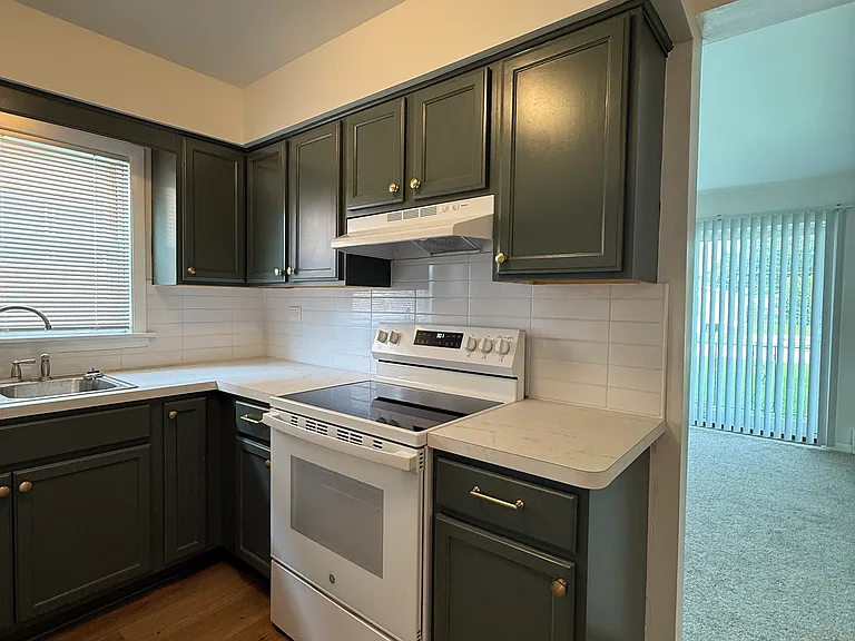 7920 S 82nd Ave #1S — Photo 5