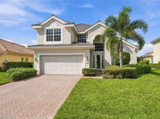 11845 Bramble Ct, Naples, FL 34120