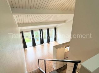 100 Kerr Pkwy APT 25, Lake Oswego, OR 97035