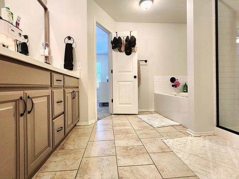 18600 Luna Dr — Photo 12