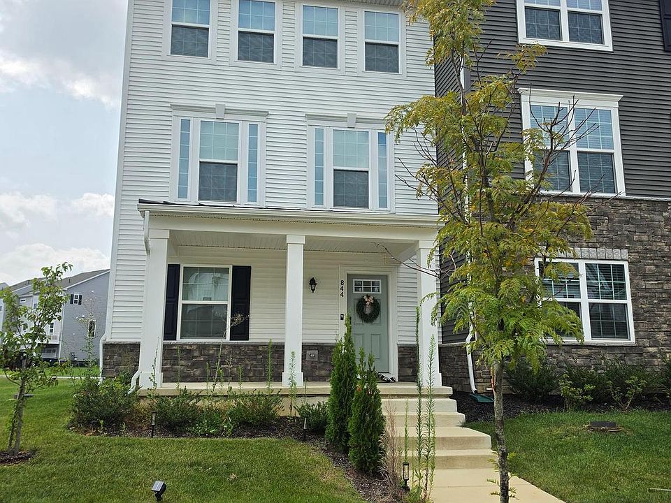 1st image of 844 New Castle Landing Dr