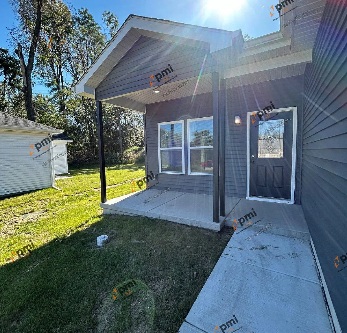 3 bed, 2.0 bath, 1600 sqft, $2,400 — Photo 3
