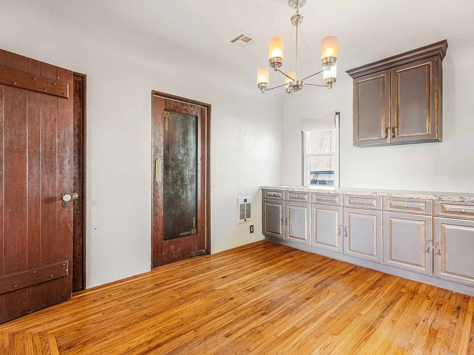 506 Palomar Avenue - 1 — Photo 2