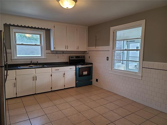 2nd image of 149 Legris Ave #2