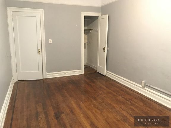 2nd image of 2121 Beekman Pl APT 3G