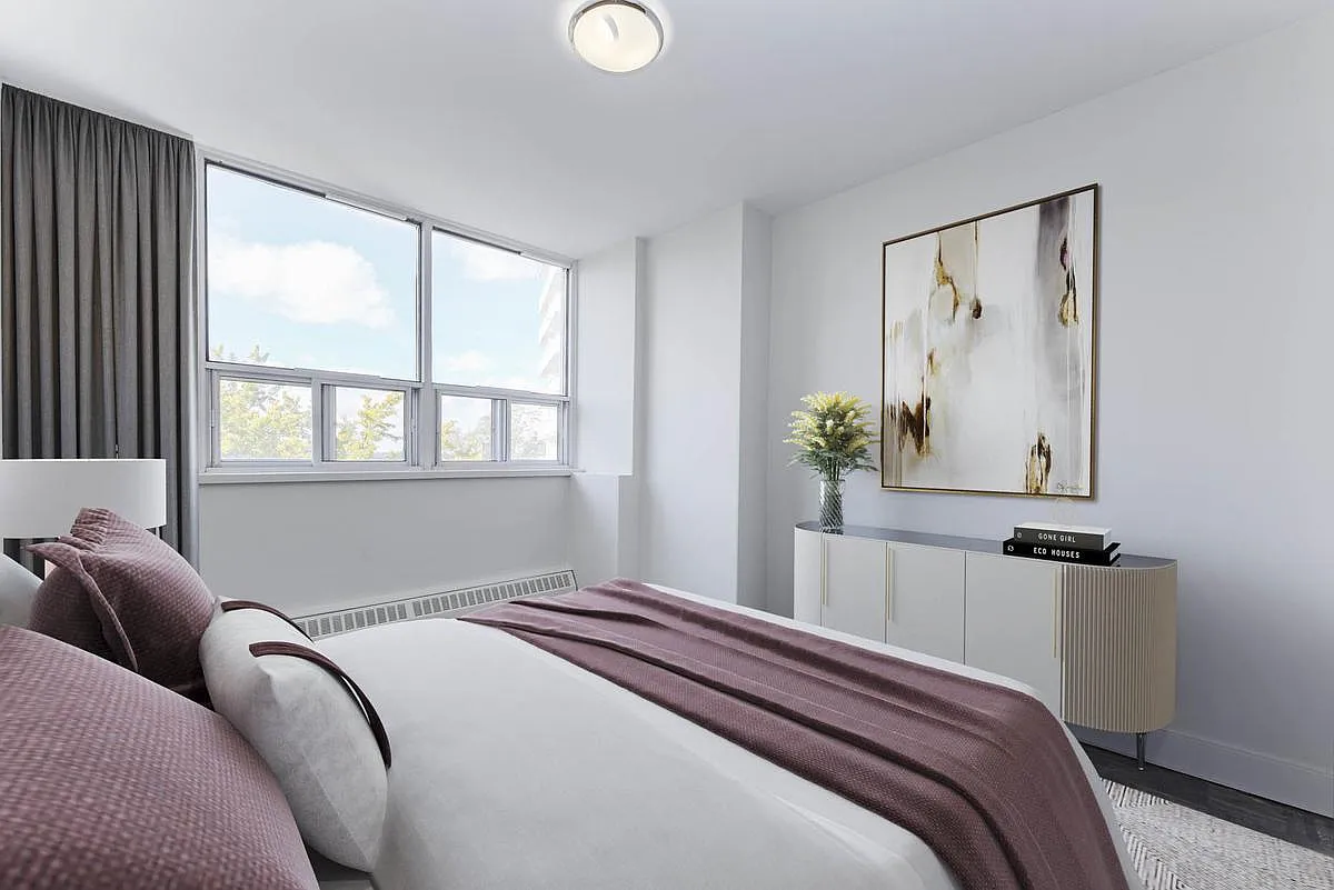 159 University Avenue East — Photo 4