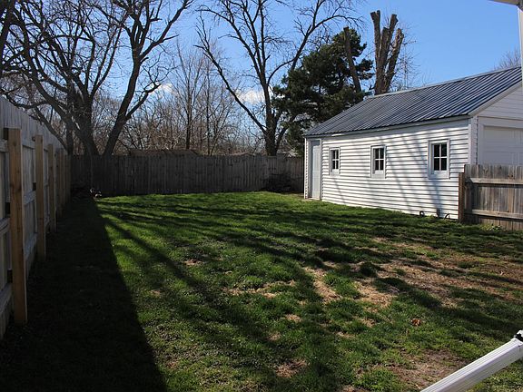 4th image of 616 S 10th St
