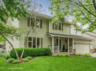 4725 77th St, Urbandale, IA 50322