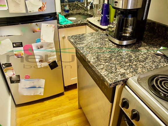 5th image of 108 Myrtle St APT 3