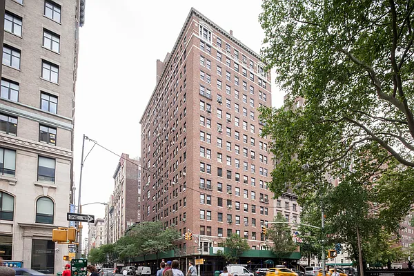 Rented by Douglas Elliman | media 19