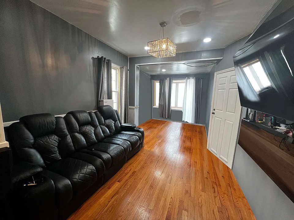 1st image of 9724 125th St
