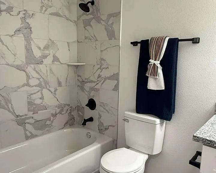 Woodvine Apartments — Photo 1
