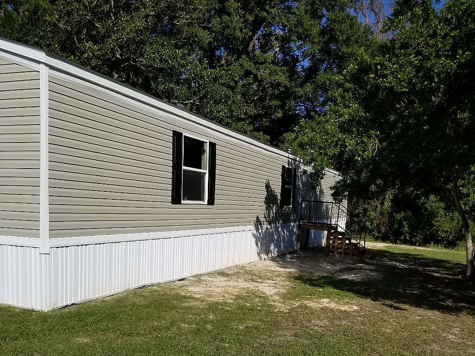 2nd image of 146 NW Helen Dr