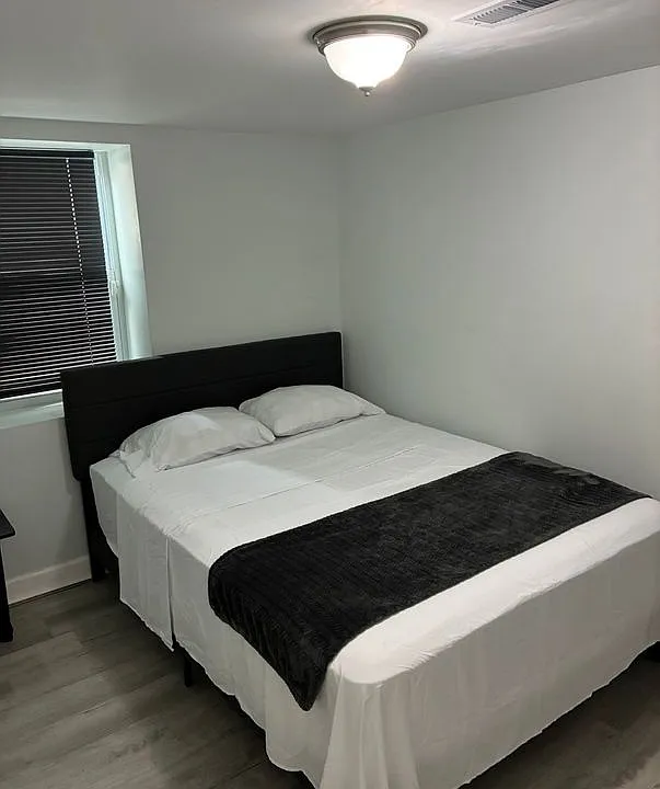 820 N Lakewood Ave #3