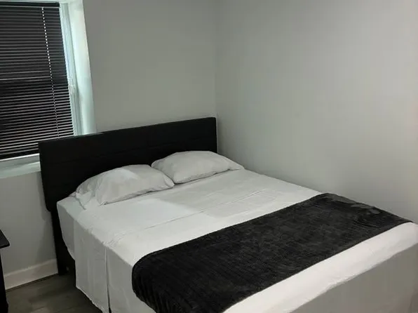 820 N Lakewood Ave #3, Baltimore, MD 21205