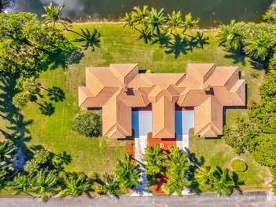 985 Whippoorwill Isle S, West Palm Beach, FL, 33411