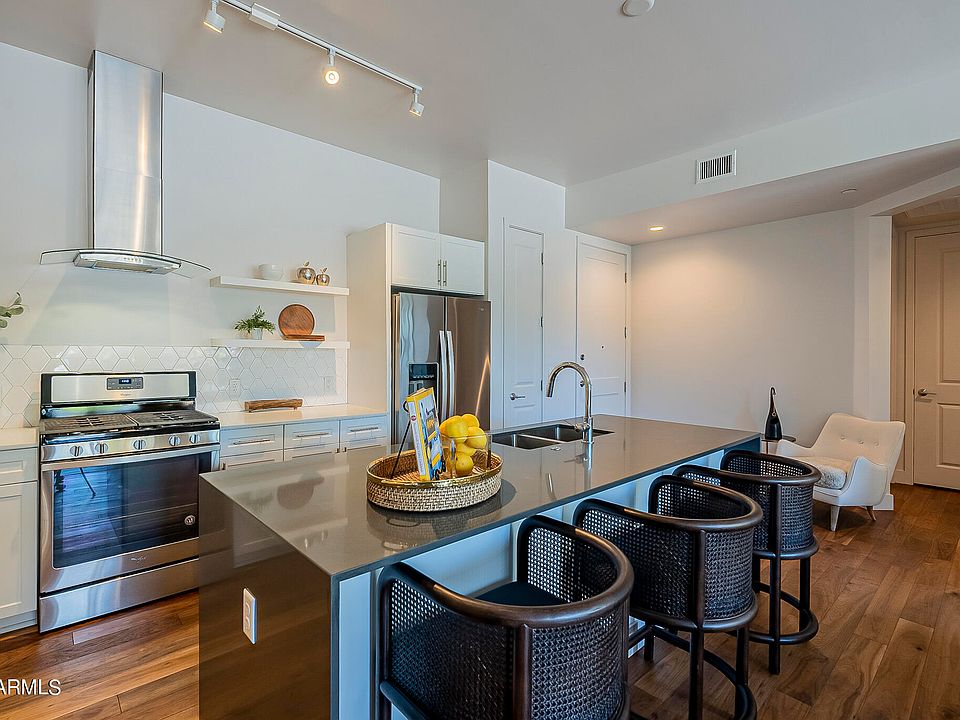 1st image of 3131 N CENTRAL Avenue #7013