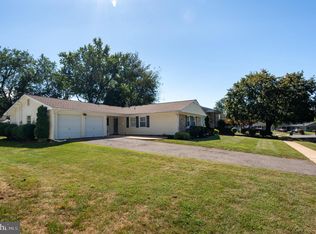 23 Tiber Ln, Willingboro, NJ 08046