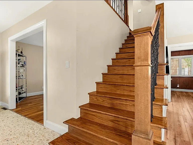 210 E Morningside Dr — Photo 11