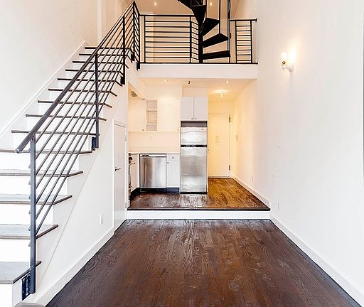 3rd image of 255 W 14th St APT 6B