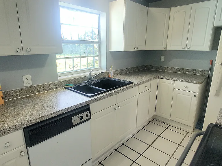 3306 Avenue Q — Photo 13