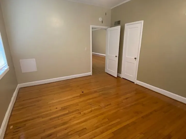 127 S Harden Street — Photo 20