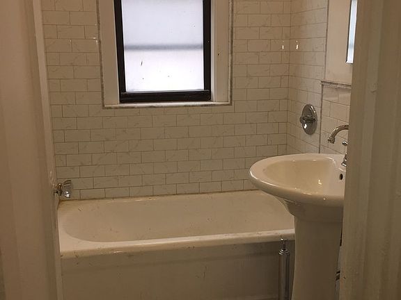 2nd image of 129-131 W 89th St APT 35