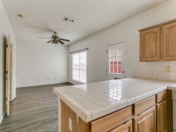 5th image of 200 Summer Moon Ct