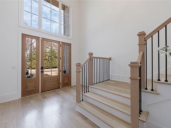 2nd image of 1217 Kendrick Rd NE