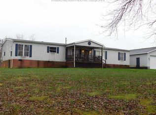 1736 Vorpe Rd, Saint Albans, WV 25177