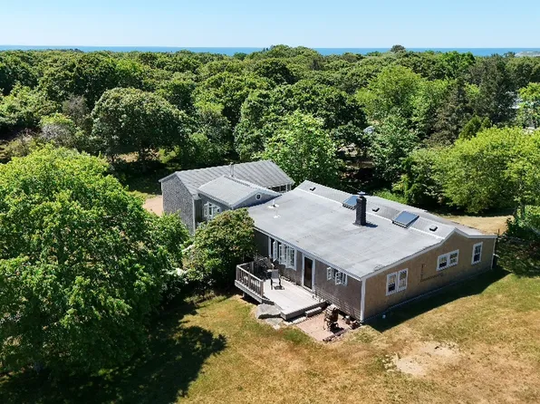8 Rumpus Ridge Rd, Chilmark, MA 02535