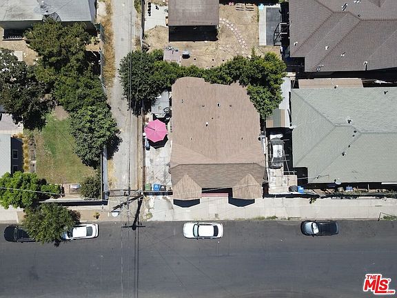 3rd image of 2420 W 30th St