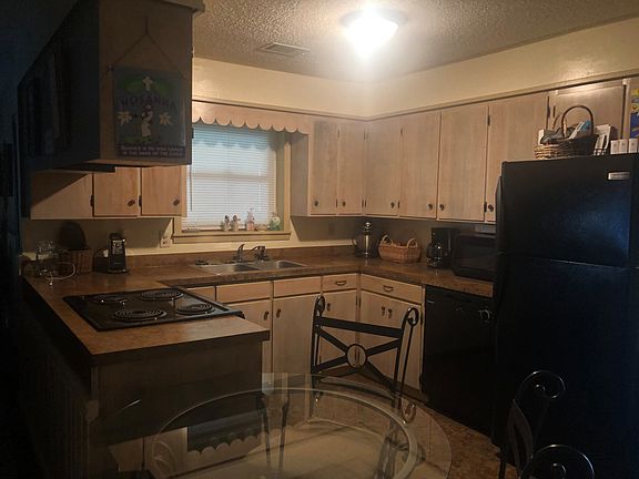 3rd image of 1216 N Porter St