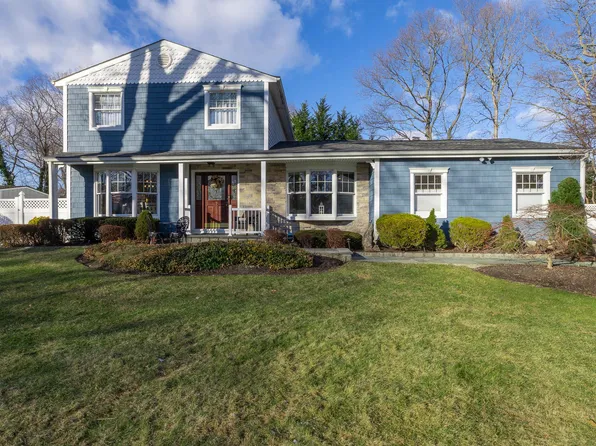 7 Galehurst Lane, Saint James, NY 11780