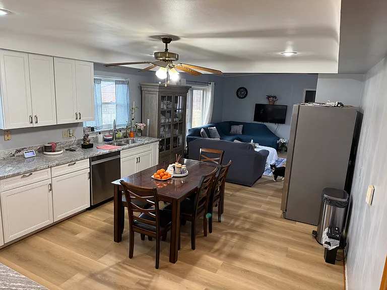 8565 Potomac Ave — Photo 15