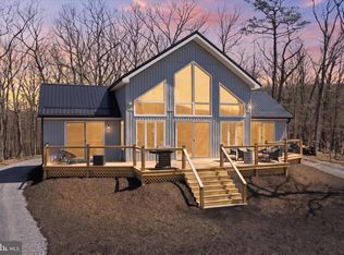 432 Lost Point Ln, Berkeley Springs, WV 25411