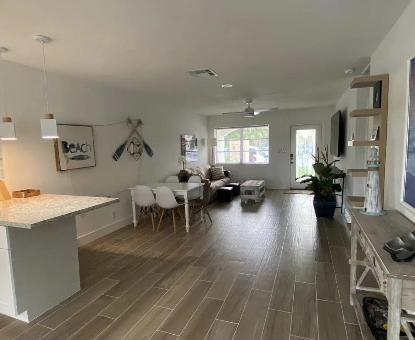 3 bed, 2.0 bath, 1184 sqft, $4,000 — Photo 3