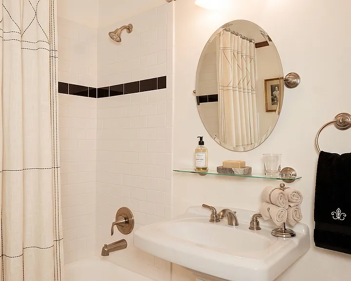 Alchemy Apartments - Located at the top of Phinney Ridge — Photo 8