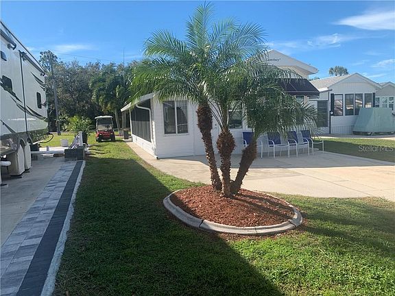 4th image of 264 Bainbridge Dr