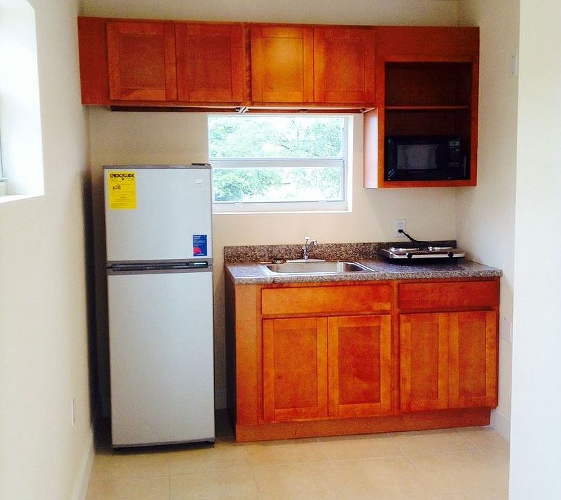 1st image of 223 NW 12th St APT 21