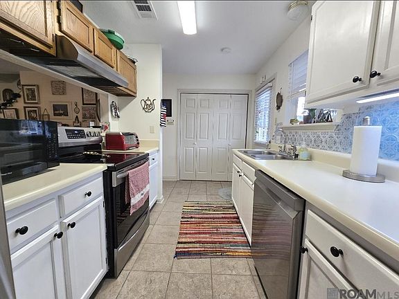 4th image of 81 Brent Ct