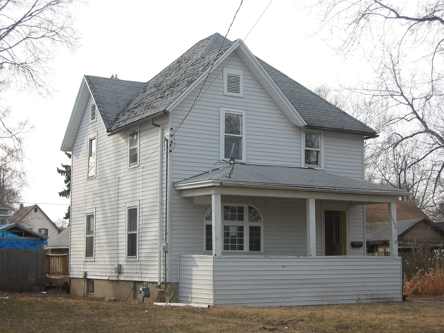 1040 Elm St photo 1