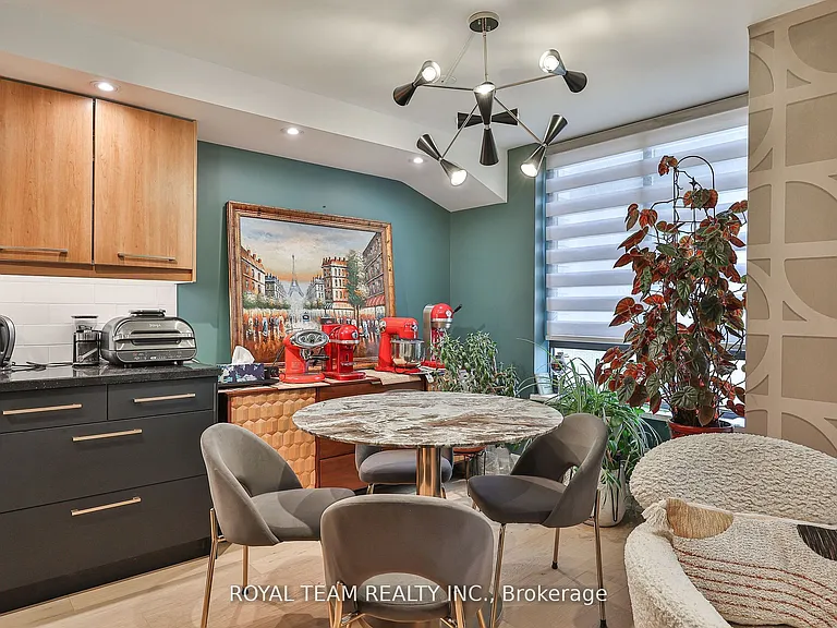 211 N Saint Patrick St S #Penthouse C-10 — Photo 25