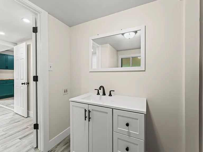 1021 S Maple Ave — Photo 26