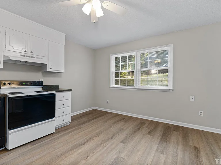 1823 White Oak Rd #B — Photo 7