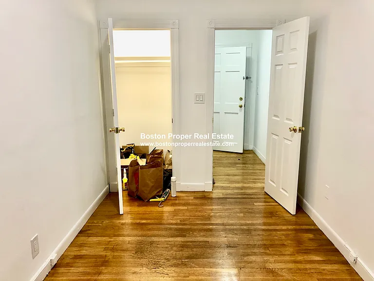 49 Gloucester St #2 — Photo 9