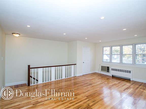 2nd image of 7823 Springfield Blvd