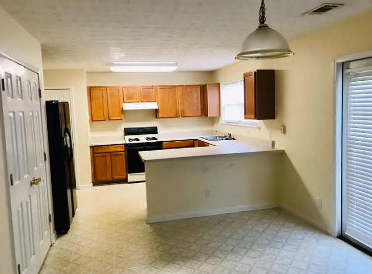 2910 Storybook Ln — Photo 3