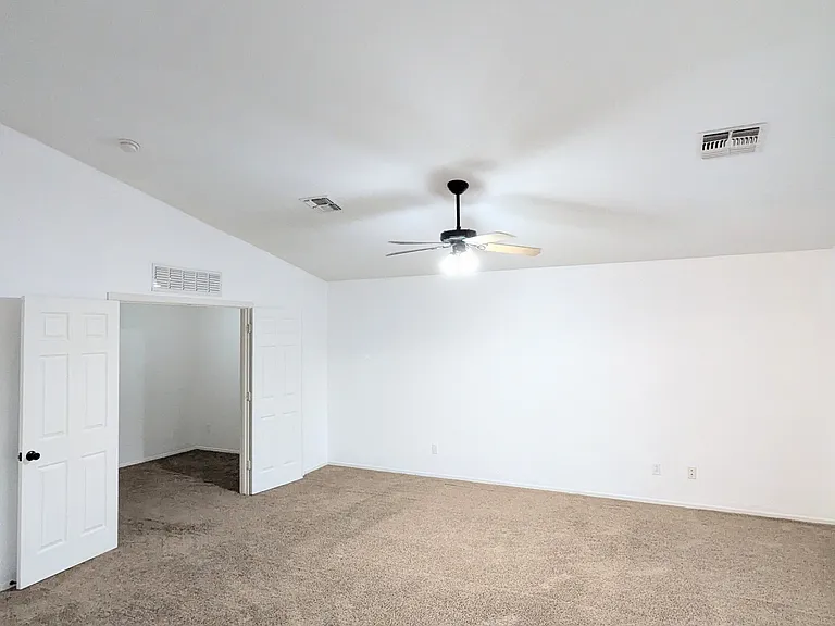 33966 N Mercedes Dr — Photo 26